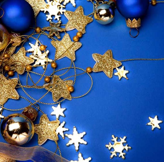blue_background_new_jewelry_stars_snowflakes_hd-wallpaper-352494
